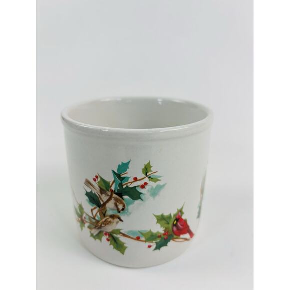 Small lidless porcelain crock with cardinals and holly wrapped around crock - Picture 4 of 11